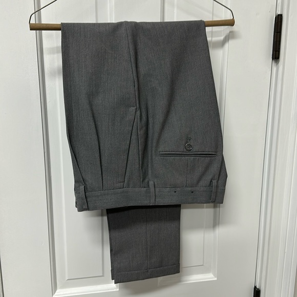 Express Dress Pants Grey Pleated & Cuffed Photographer Fit - Picture 2 of 7
